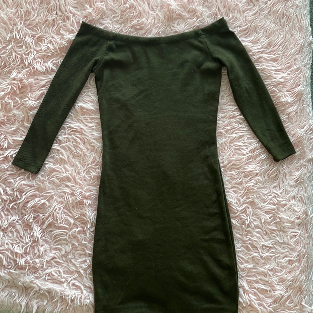Olive green off the shoulder Fashion Nova dress size: XS